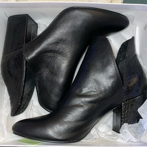 Women’s Size 11 Steve Madden Rookie Booties